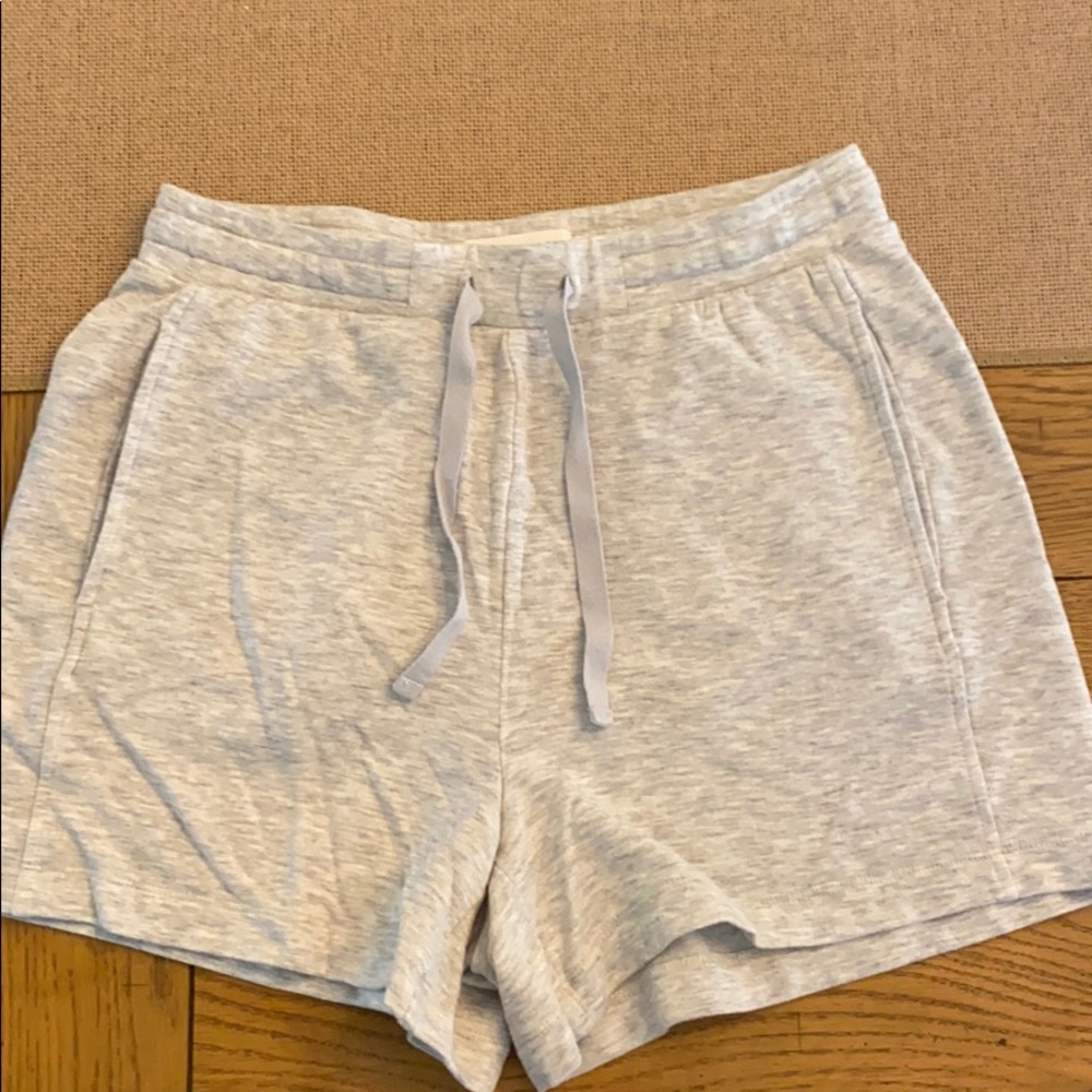 Super soft Lou & Grey shorts, size small